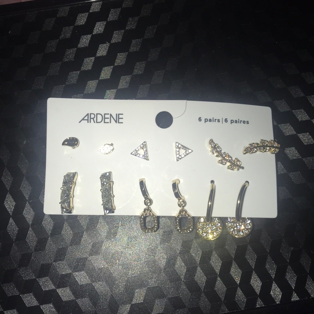 6 PIECE EARRINGS SET